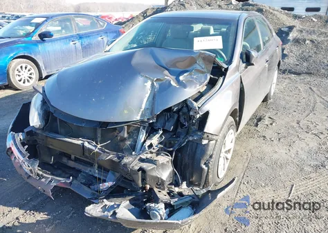 2015 Toyota Camry Le z USA, uszkodzony, nr VIN 4T4BF1FK7FR462452